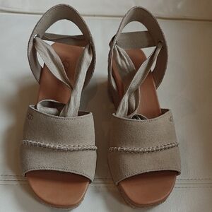 UGG Women's Taia Ankle Wrap Espadrille Wedge Sandal